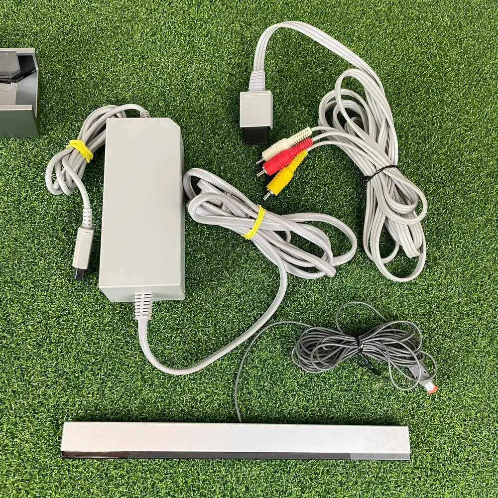 Nintendo Wii Blue Console Bundle OEM Blue Remote RVL-101 Tested Complete Cords